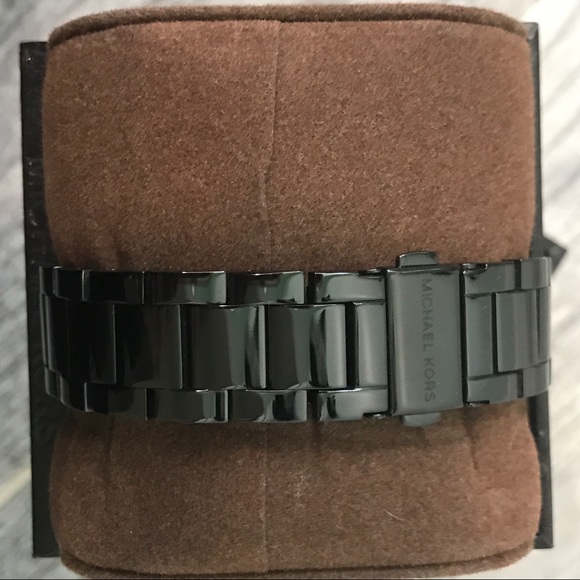 Michael Kors Watch - Picture 3 of 3